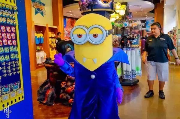 从IP到IP衍生品，主题乐园征服我们的那些“玩具”