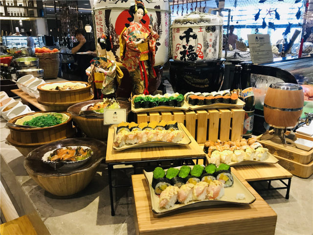 东莞|康帝国际酒店仅1199高级客房+自助早晚餐+饮品券2张+小公仔