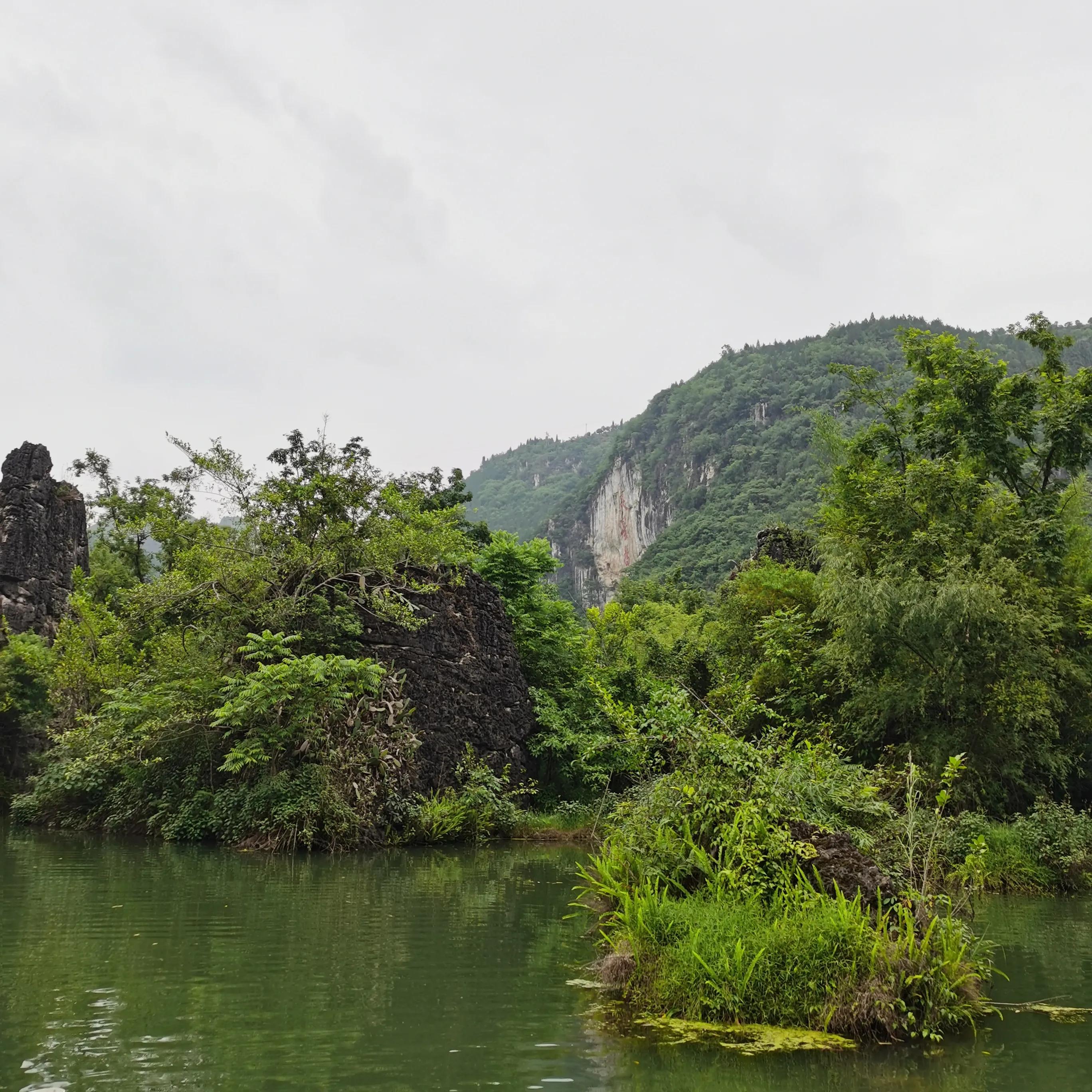 向南方和向北方,登上山顶看美景贵州黄果树瀑布