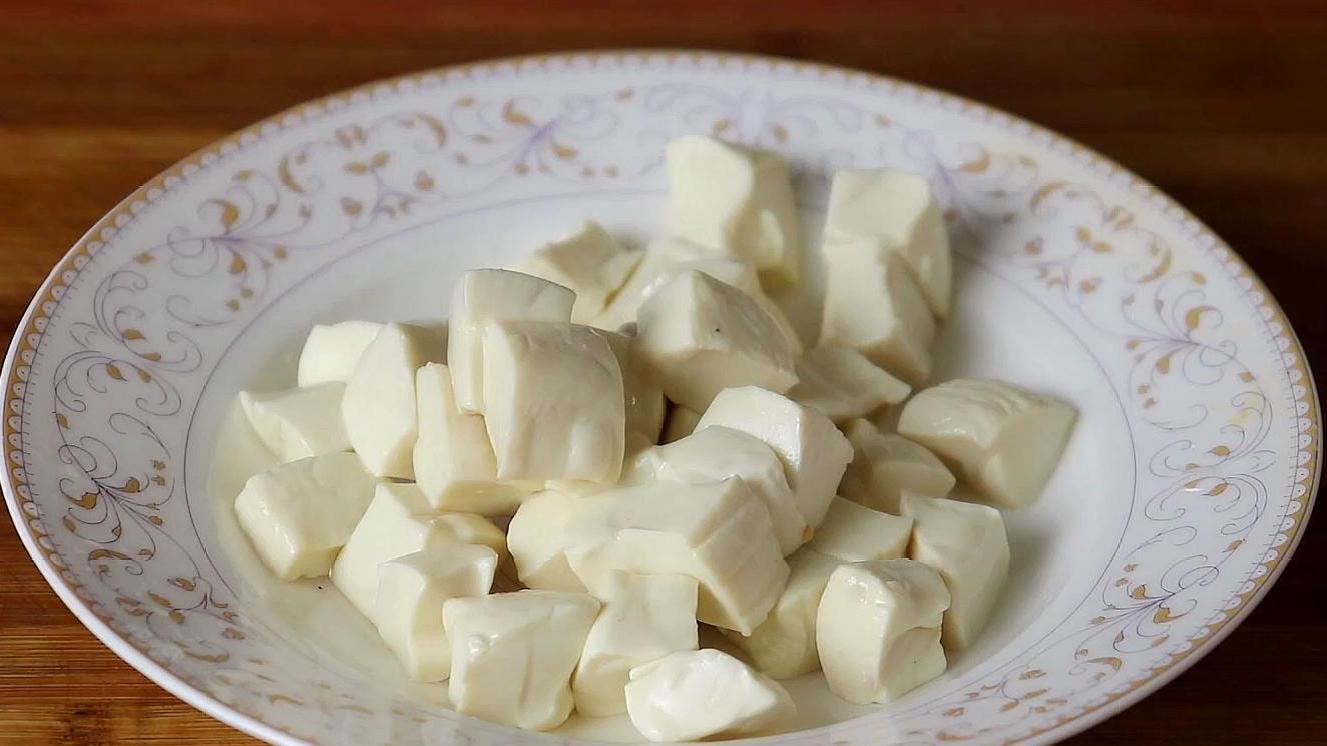 西红柿菌菇汤做法,给孩子做的早餐番茄菌菇汤