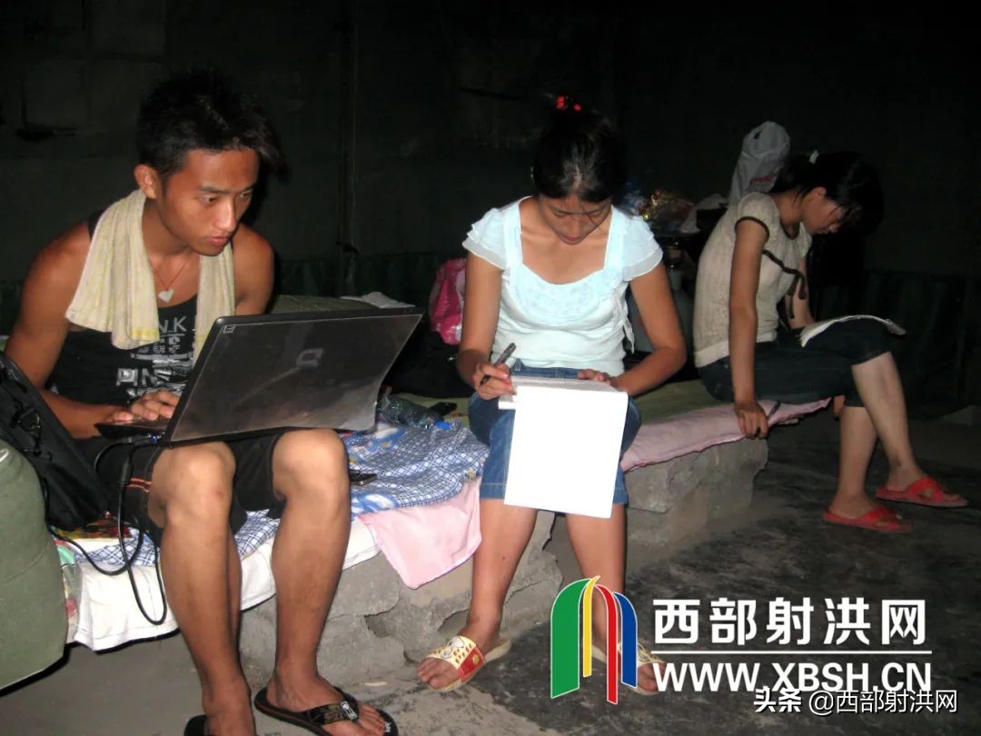 2008年汶川地震记者现场报道,2008年汶川地震伤感视频