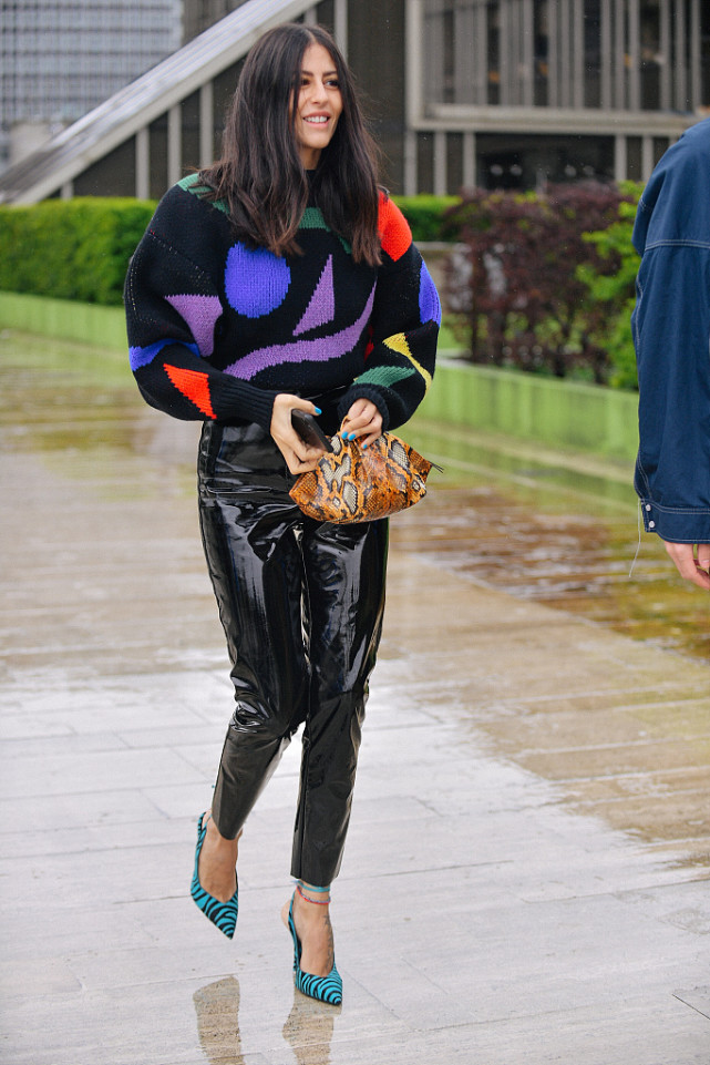 甜酷风女孩如何提升气质？不如试试闪亮的漆皮元素，时髦又酷炫