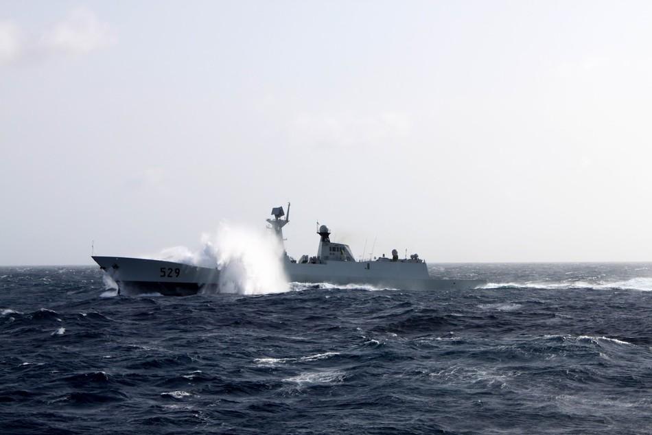 当一艘船沉入海底完整版,一艘船沉入海底怎么办