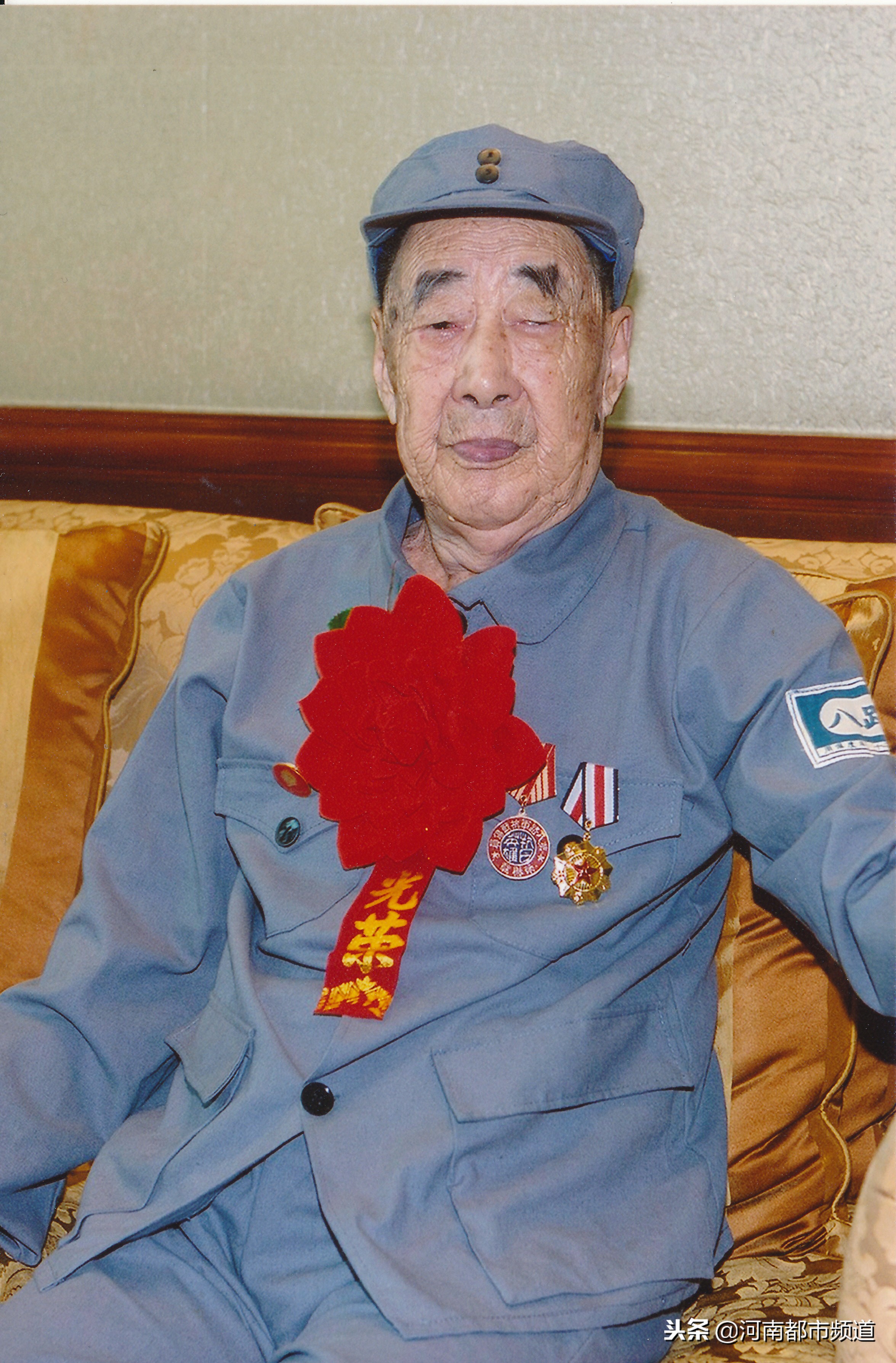 许家印阔别20年再回乡,许家印回故乡完整视频