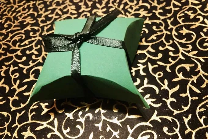 圣诞节用卡纸怎么做出来圣诞礼物,用普通的卡纸做圣诞节贴纸