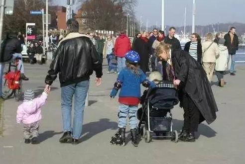 国外的月亮真的比国内好吗,外国的月亮比国内的大