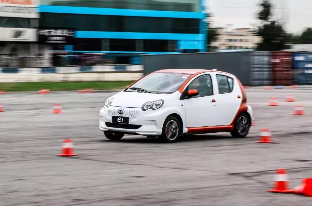 纯电家用买菜车,纯电车下赛道