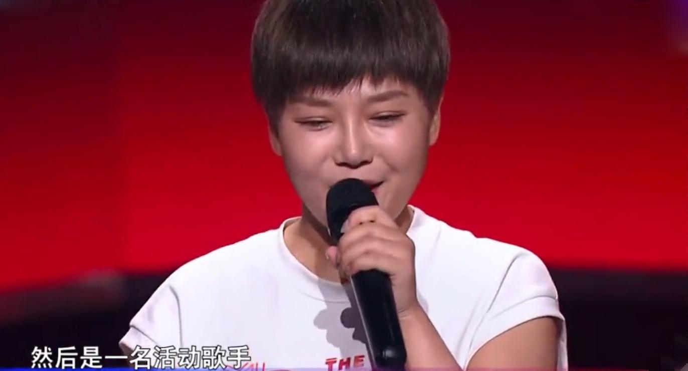 怎么提醒朋友牙齿卡菜了,同事牙上有菜怎么提醒