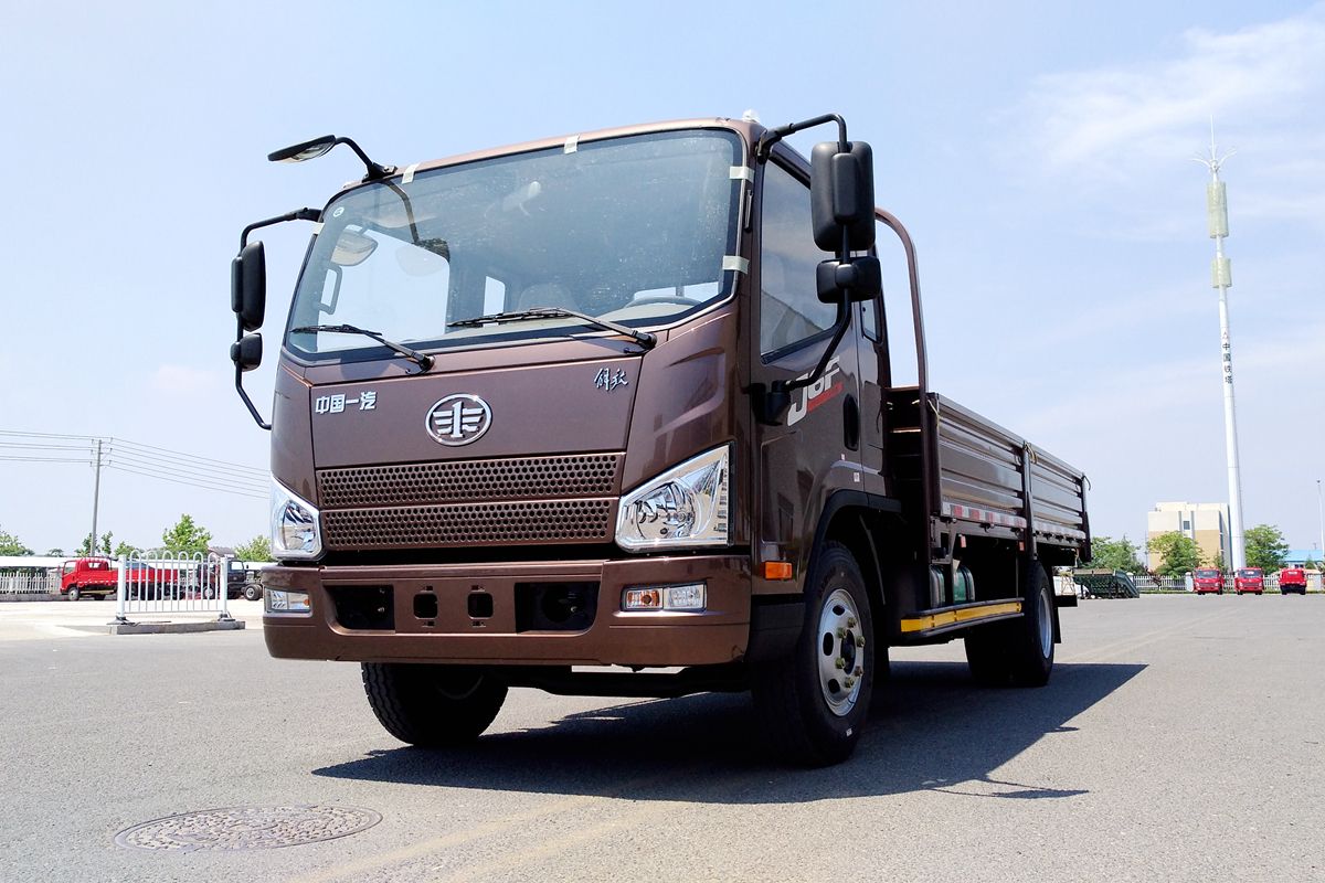 福田轻卡和江铃轻卡哪个好,跃进轻卡对比江淮轻卡