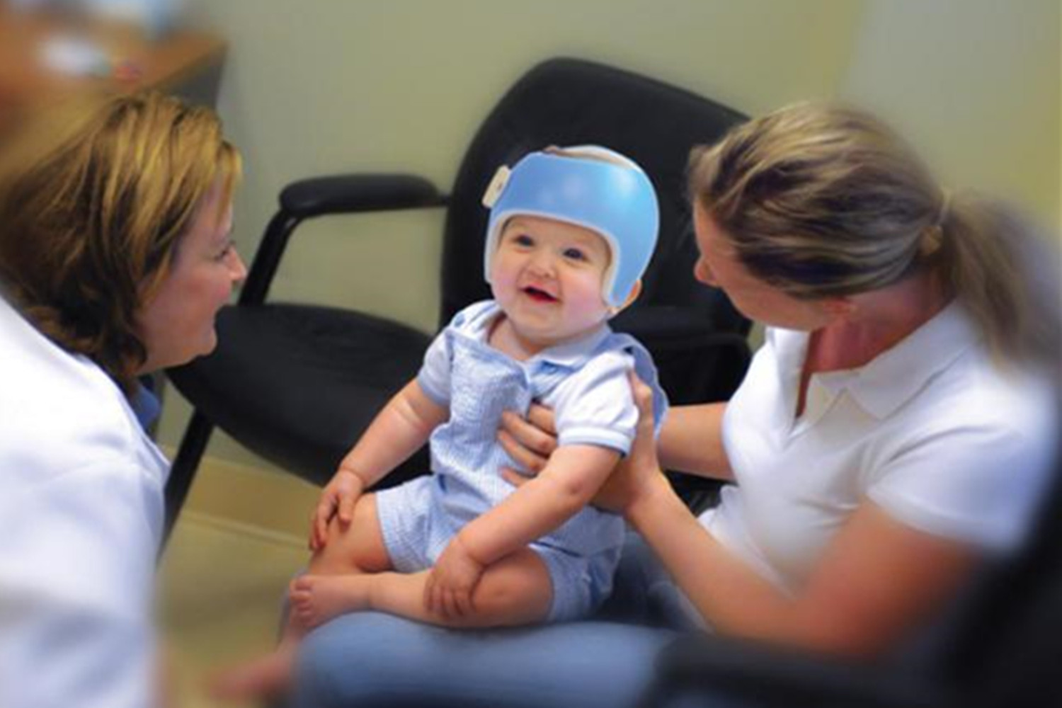 宝宝睡成扁头怎么办,宝宝睡扁头了要睡多久才会圆