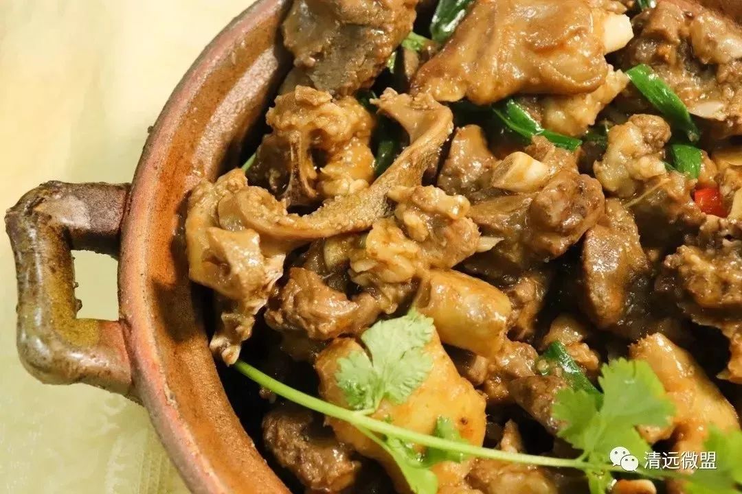 铜盘焗鸡的正宗做法,特色铜盘焗鸡