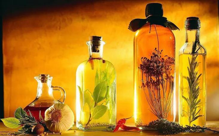 秋季肌肤干燥缺水，哪些精油可以帮到你？