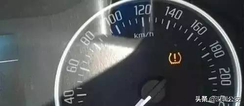 停车灯亮起是什么故障,仪表盘上哪些故障灯是必须停车的