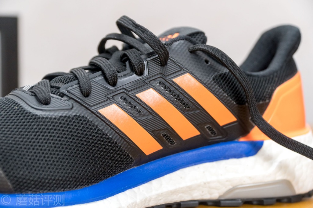 阿迪ultraboost22黑蓝,阿迪supernova和ultraboost