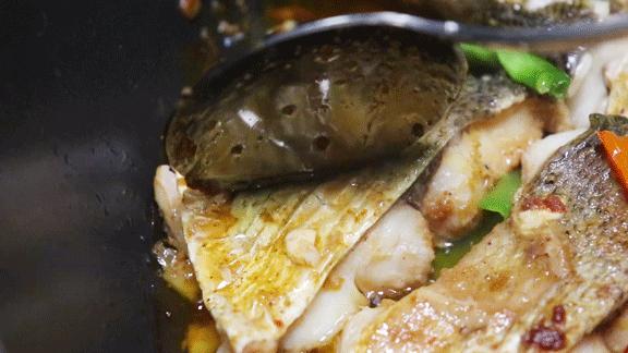 铜盘焗鸡的正宗做法,特色铜盘焗鸡