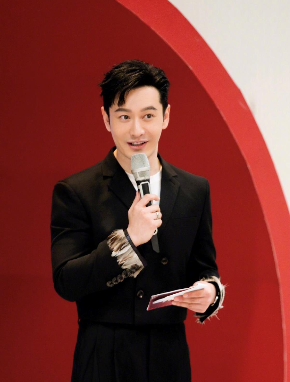 乘风破浪的姐姐杜华受吐槽,乘风破浪的姐姐许飞接受采访