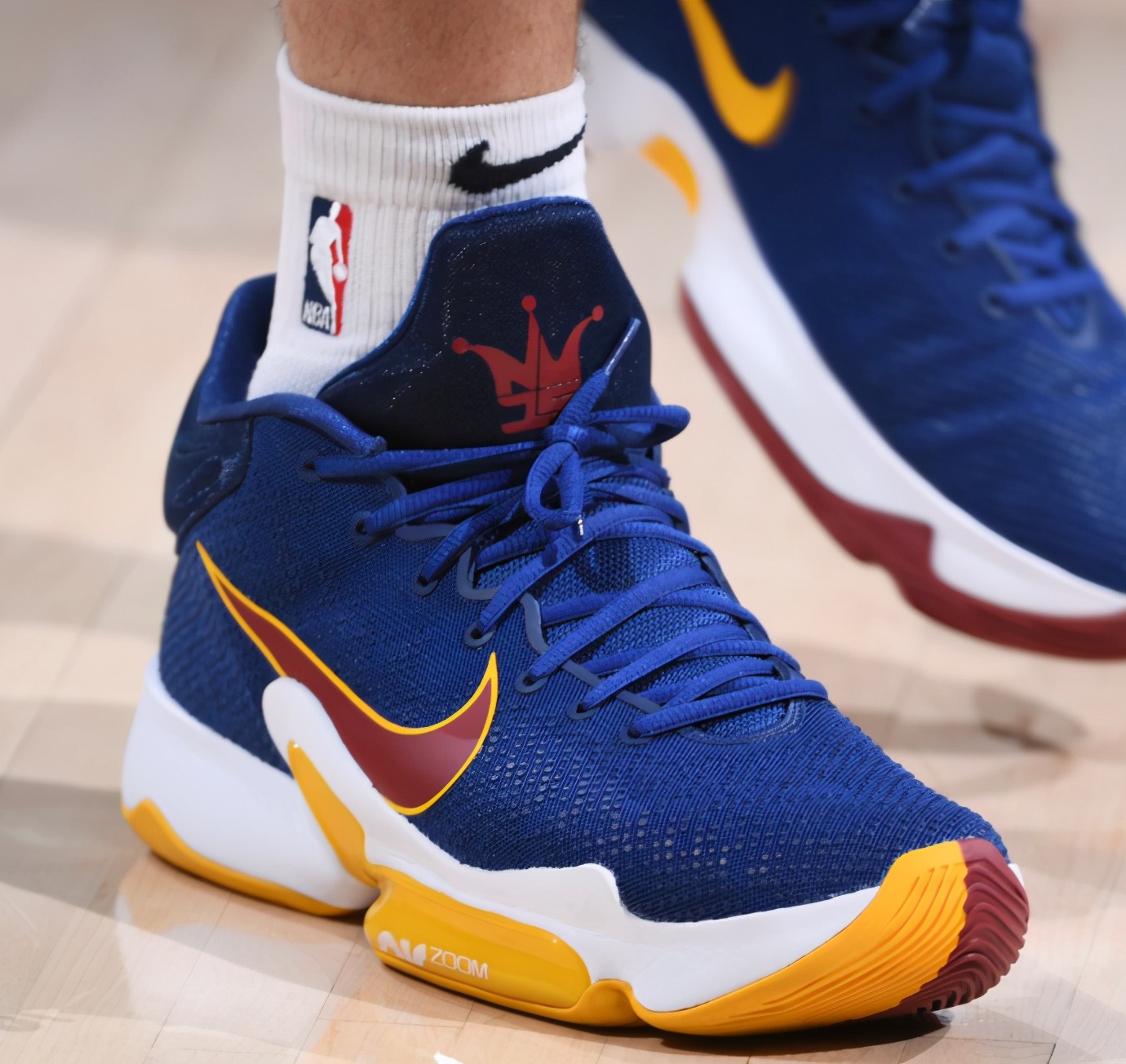 约基奇当选常规赛MVP，本赛季上脚独爱耐克团队鞋，能有签名鞋么