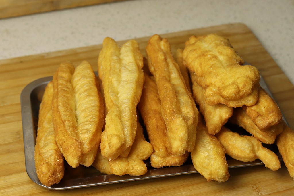 炸油条用泡打粉吗,碱面泡打粉盐炸油条的比例