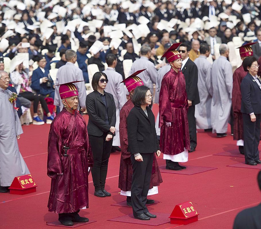 日本是如何给台湾人*脑洗**的?|地球知识局