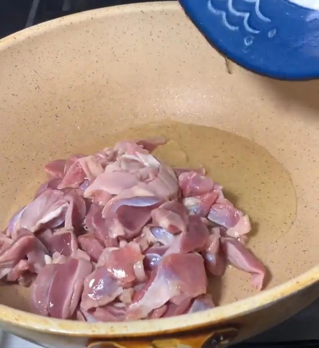 好吃的爆炒鸡胗私藏美食大分享,孜然爆炒鸡胗家常做法大全