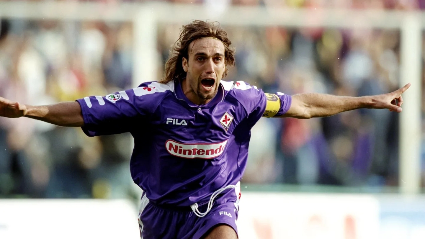 现代足球对中锋的要求,现代足球很强调边锋