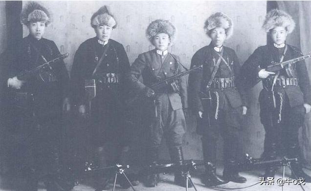 驳壳枪木质枪套玩具,驳壳枪和牛皮枪套的合体叫什么