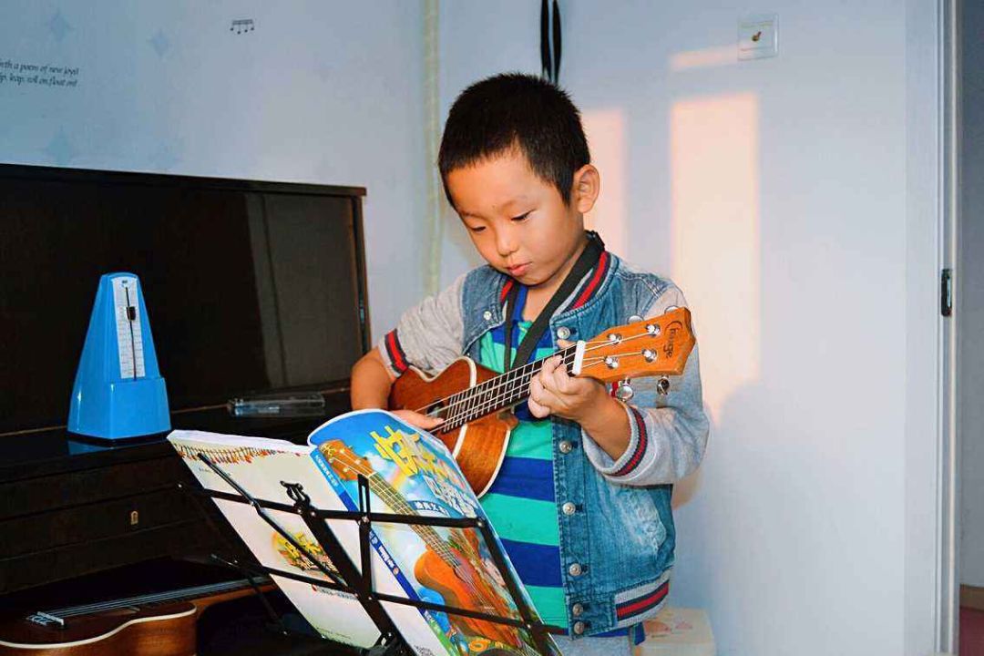 音乐老师给孩子学什么乐器,音乐课堂不会唱谱怎么办