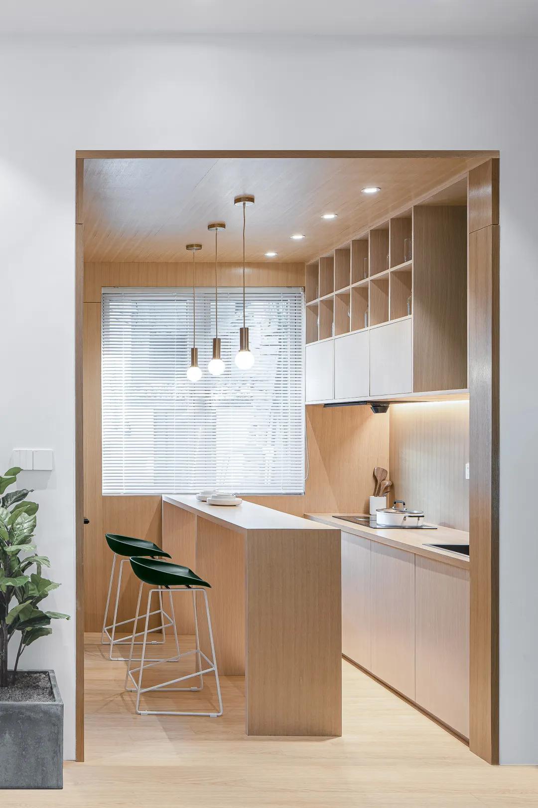 25平的小宅子不仅有花园还有浴缸,上海老弄堂别墅设计