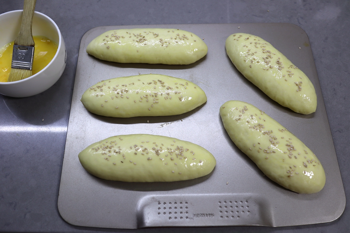 做面包快速出膜的方法,做面包的面团怎么才能揉出膜