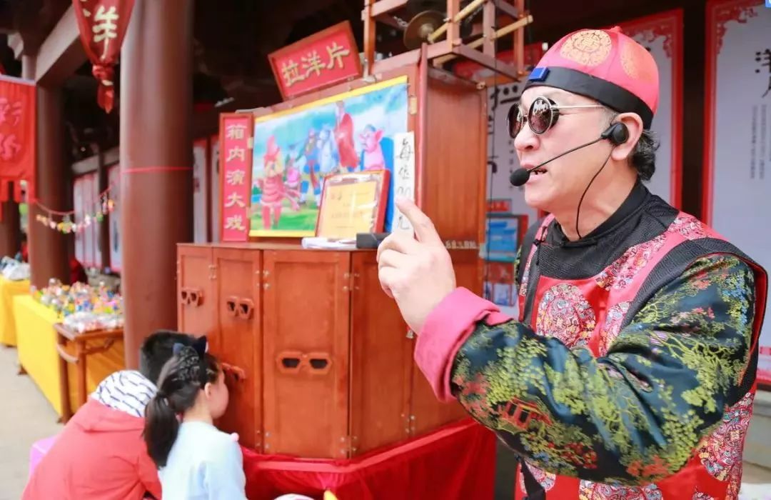 为了集五福，我用女朋友的口红写了个“福”字