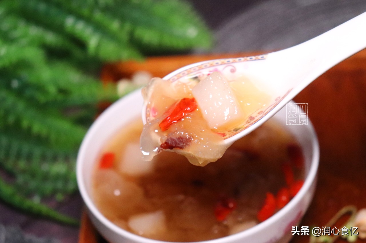 银耳汤怎么能熬出胶质,煮银耳一直不出胶是怎么回事