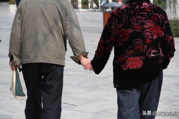 河南洛宁卫明新——云南旅游组诗二十首