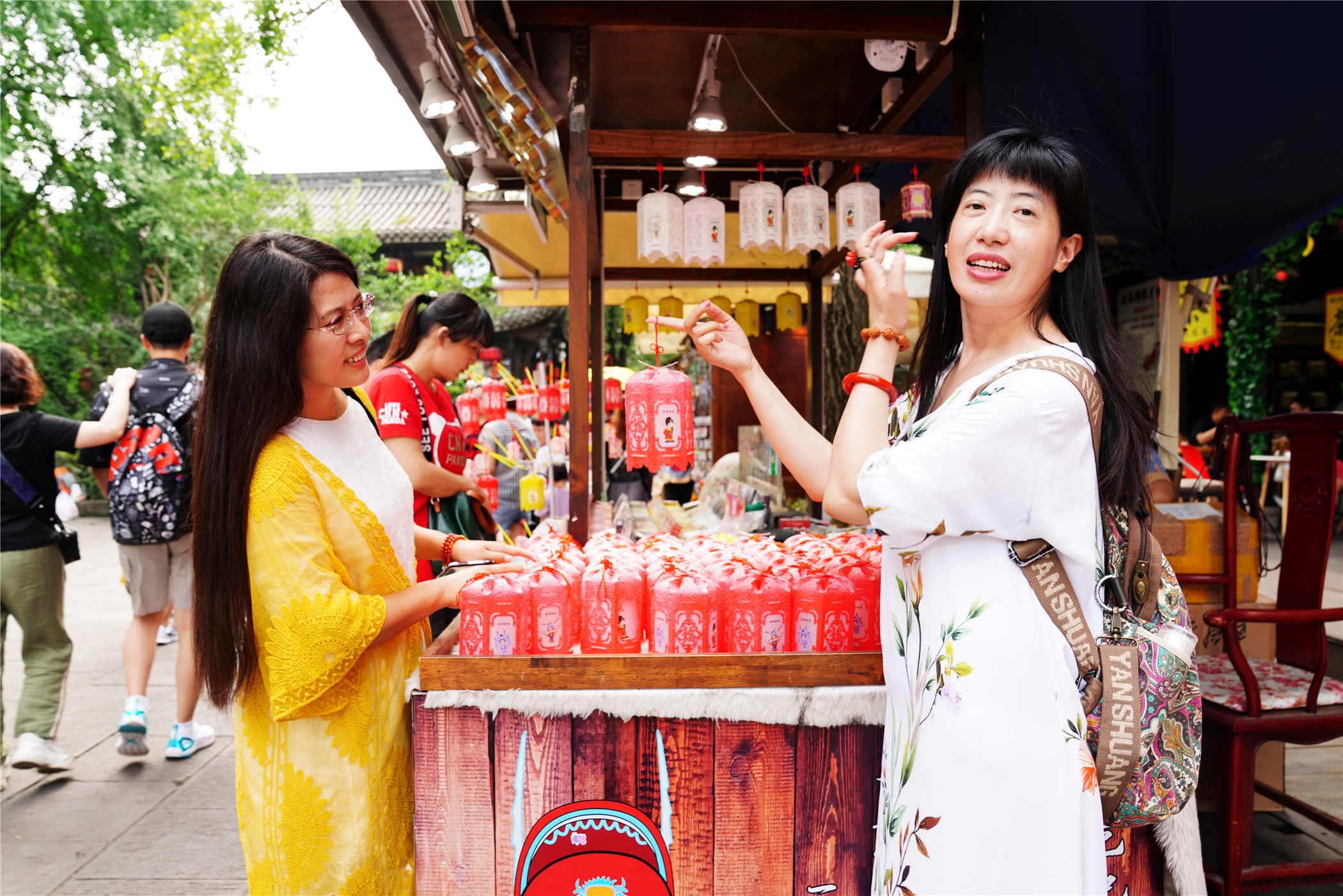 成都步行街是哪条路,成都步行街和长沙步行街