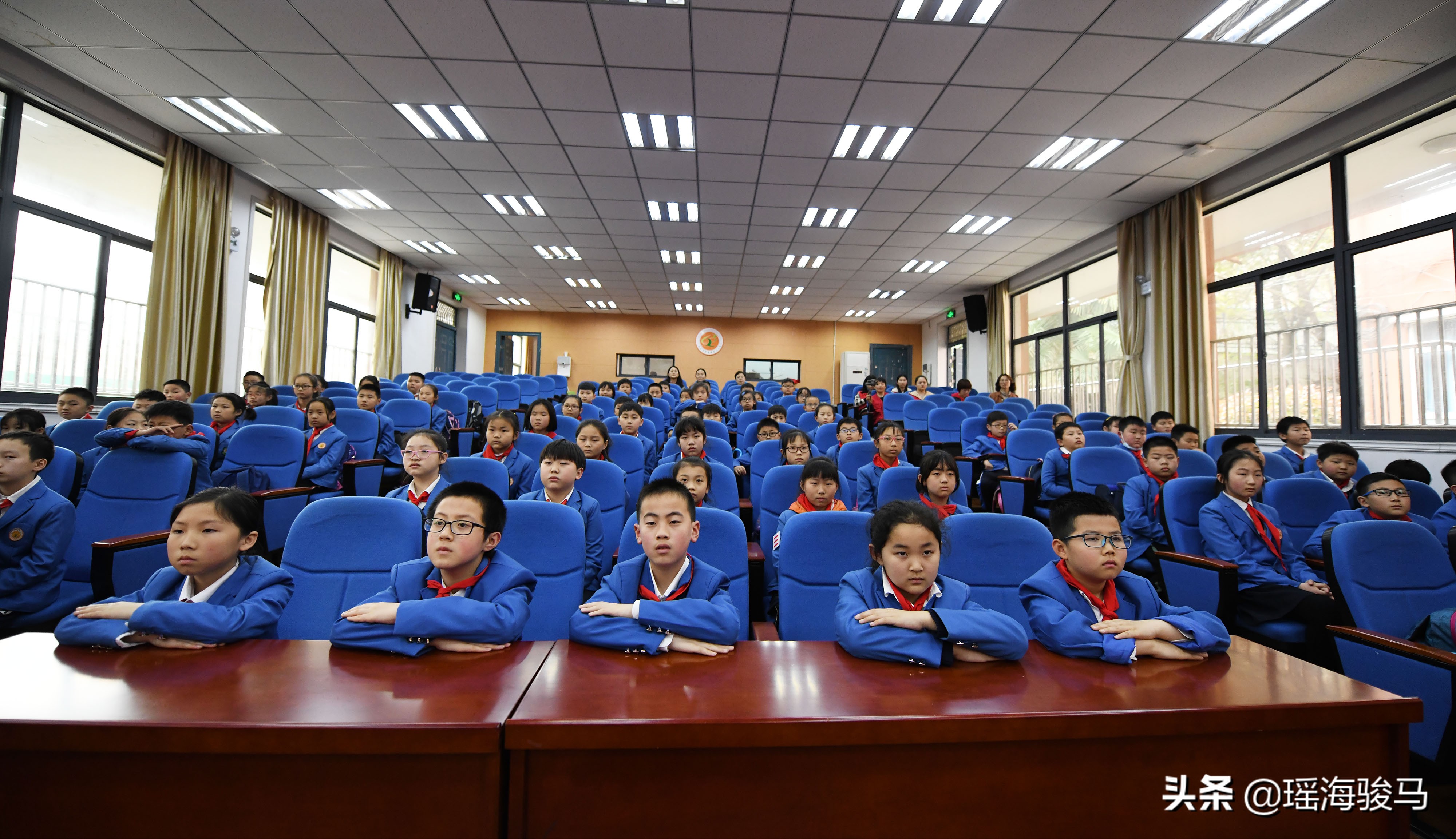 合肥红领巾心向党完整视频,红领巾学党史树初心的视频