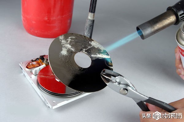 硬盘销毁保护数据安全,销毁硬盘数据的方法和技巧