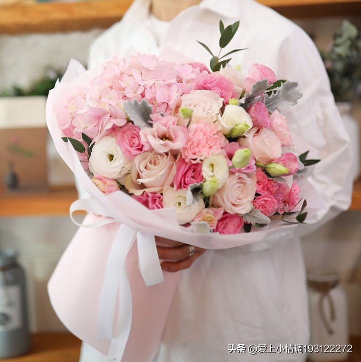 送花给女朋友选择什么花,第一次给女朋友送花要注意什么