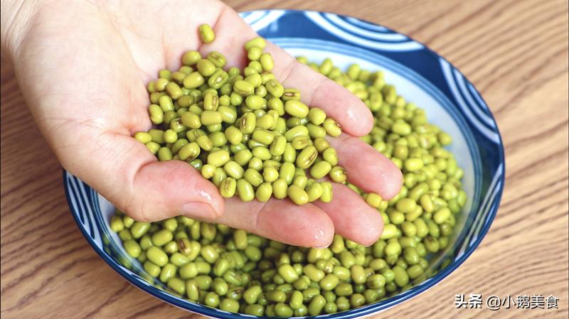 绿豆加鸡蛋怎么做简单好吃,绿豆加鸡蛋怎么炒好吃
