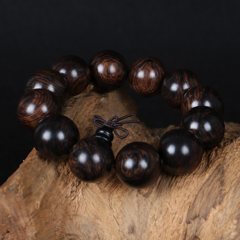 各种木质手串对人体的作用,对人体有益的木质手串