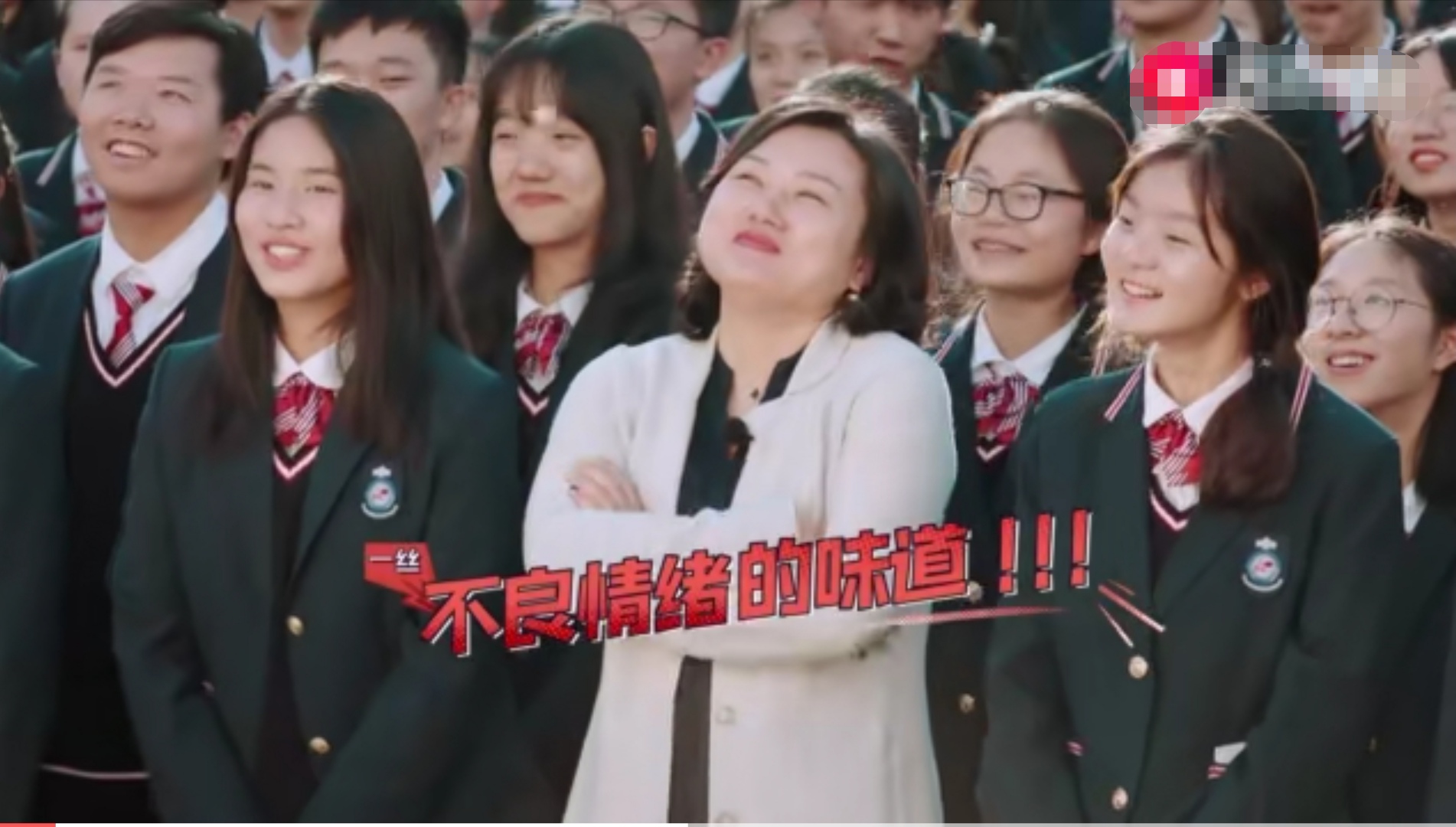 直男儿子调侃妈妈微胖，减肥三分钟热度，妈妈一句话，少年惨败