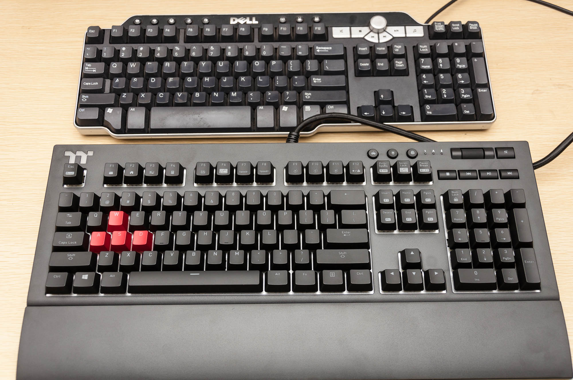 星脉x1银轴键盘开箱,血手光轴机械键盘评测