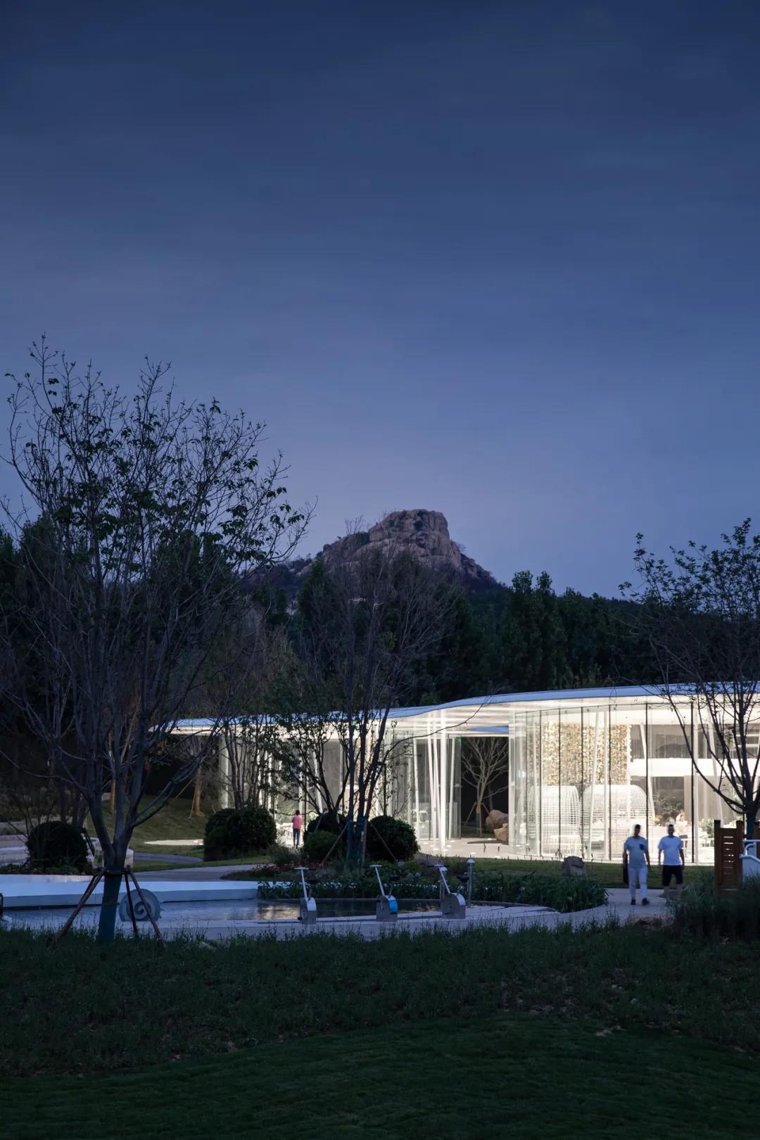 消隐在自然山水之中的四季花房——青岛万科·四季草堂