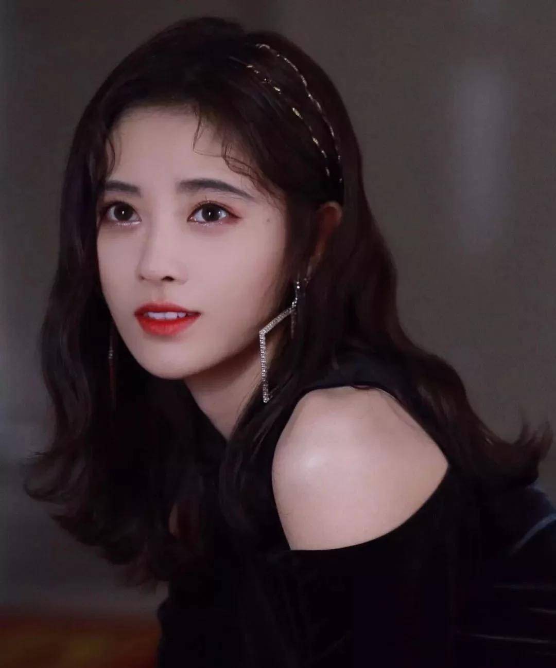 新手化妆修颜教程,化妆的正确顺序轻松搞定一个妆容