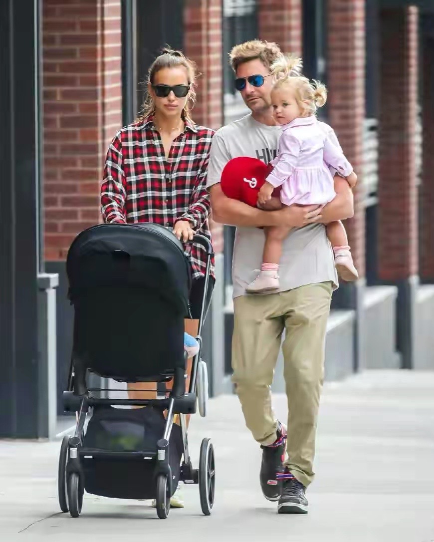 c罗前女友伊莲娜维密秀图片,c罗前女友伊莉娜拍过的电影