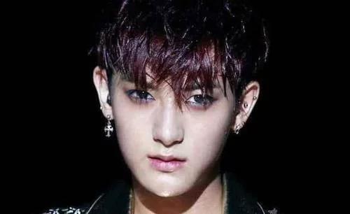 王一博钢铁直男名场面,王一博是钢铁直男还是猛男