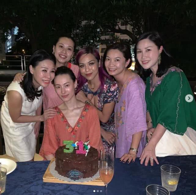 梁洛施晒旧照庆祝生日,梁洛施晒双胞胎儿子生日