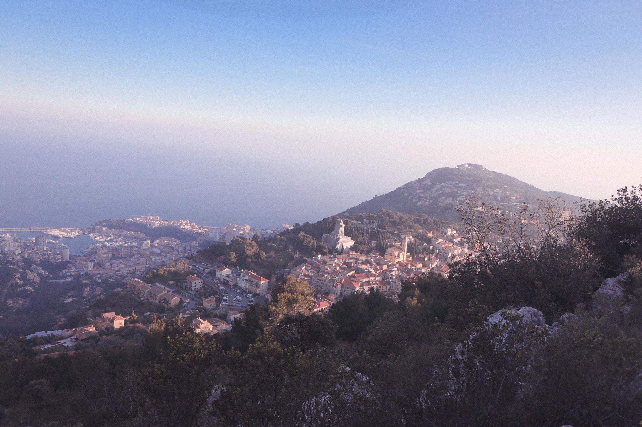 穿着徒步鞋去和爸爸爬山,merrel登山鞋男
