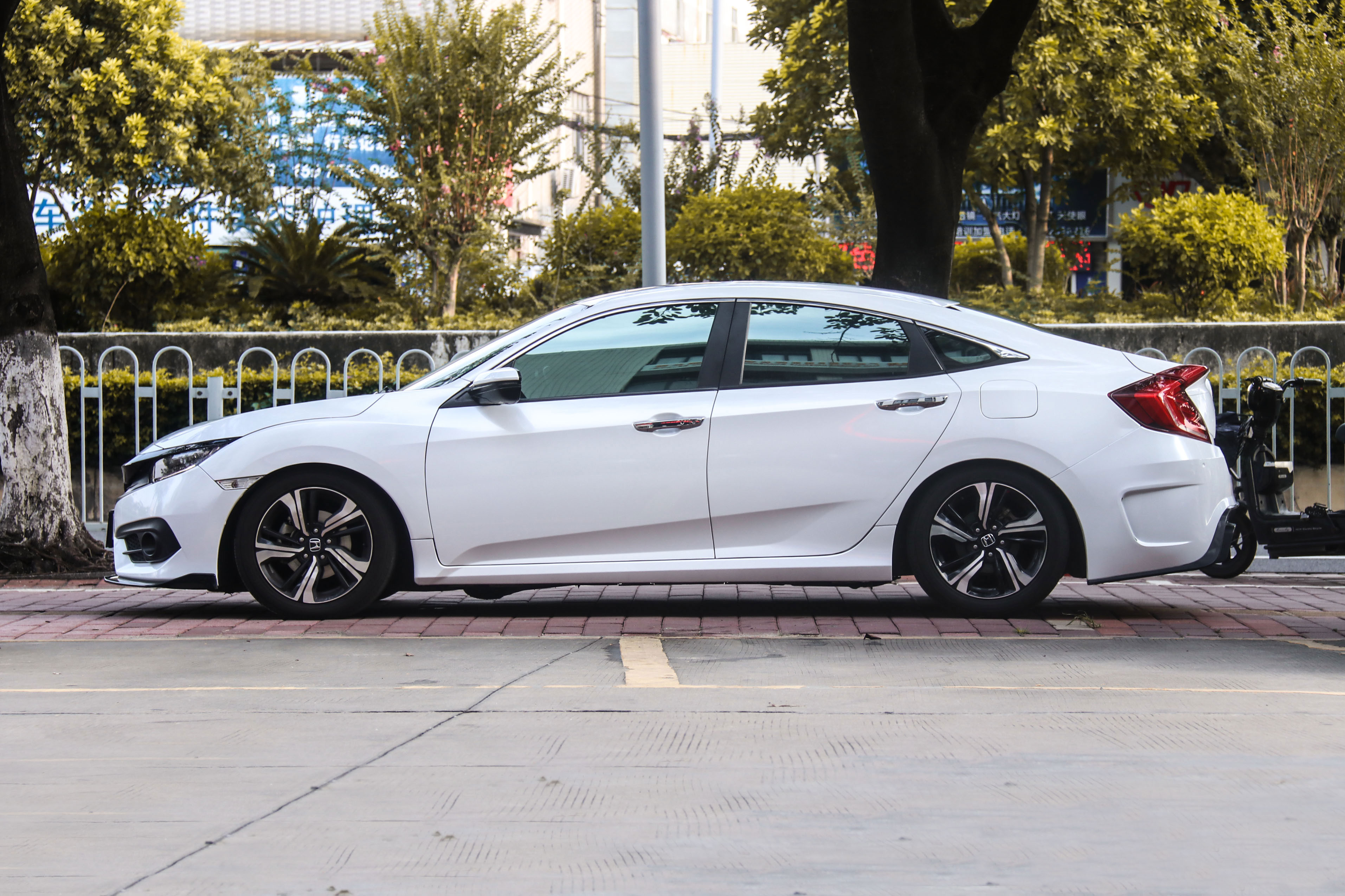 思域钻石星空白魅蓝改色案例,思域琉璃金粉改色膜