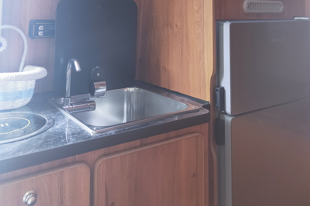 福特新世代短轴b型房车最新款,途酷福特b型房车6座6床