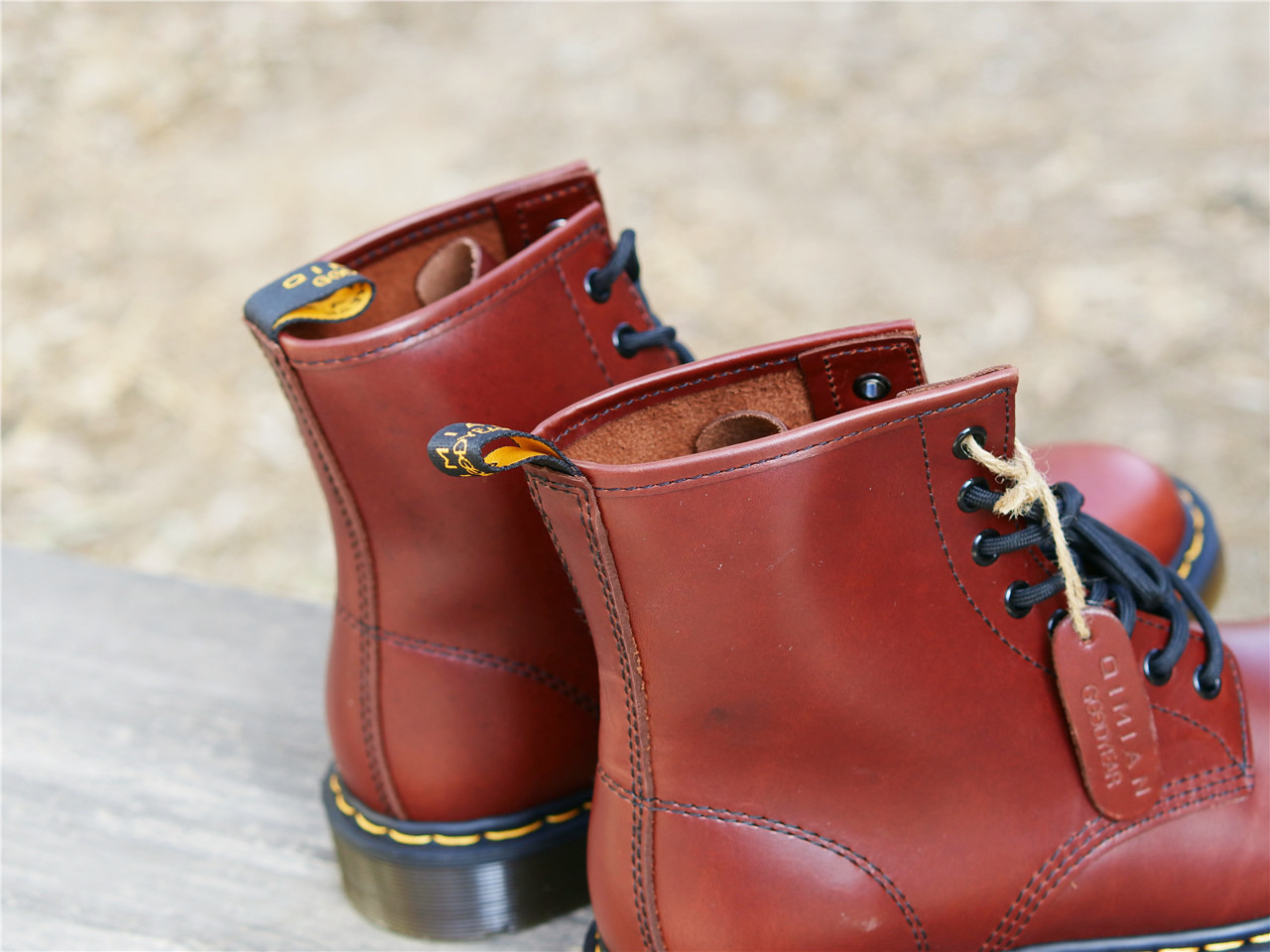 冬季马丁靴酷帅穿搭,新款口袋马丁靴简单大气舒适百搭