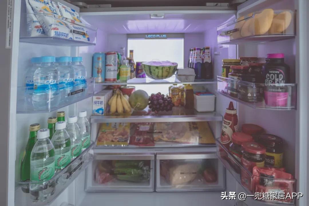 48㎡小家，餐厅可以蹦迪，还带私人影院！小户型都给我学